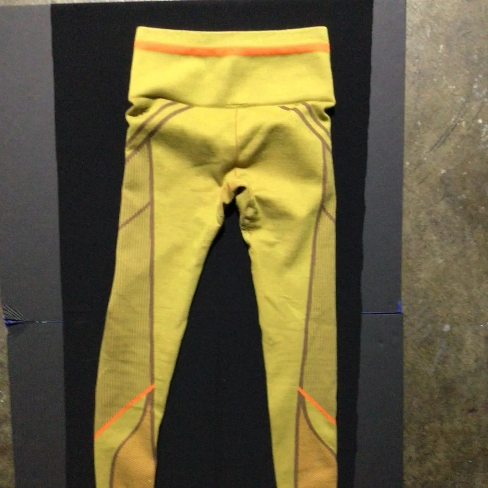 Fabletics Opal Ribbed set - Picture 6 of 6